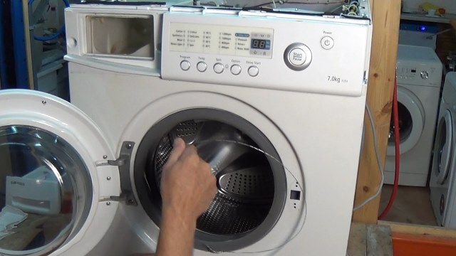 Откройте дверцу машинки